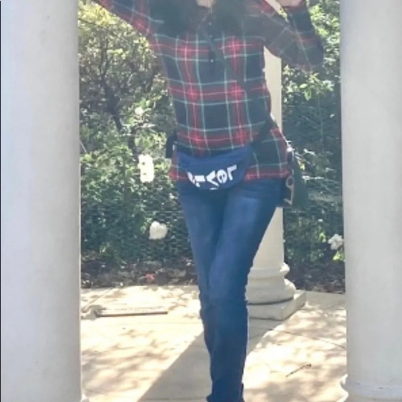 Black Levi’s Fanny Pack Brand New - Picture 3 of 3